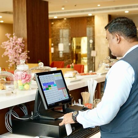 Kyriad Hotel Салалах Екстериор снимка