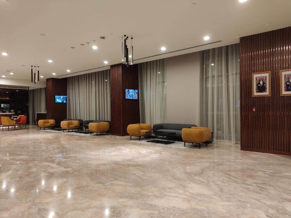 Kyriad Hotel Салалах Екстериор снимка