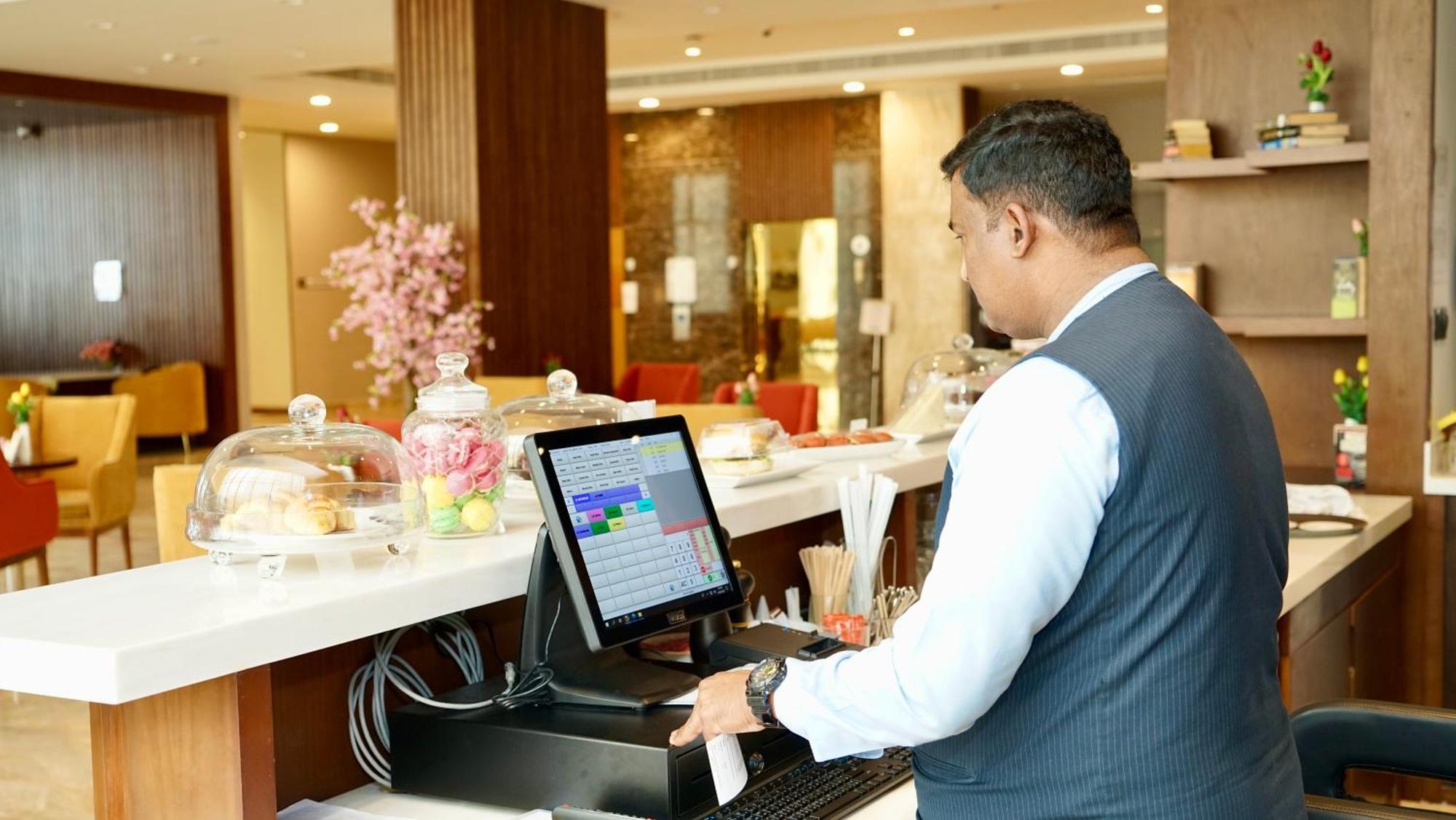 Kyriad Hotel Салалах Екстериор снимка