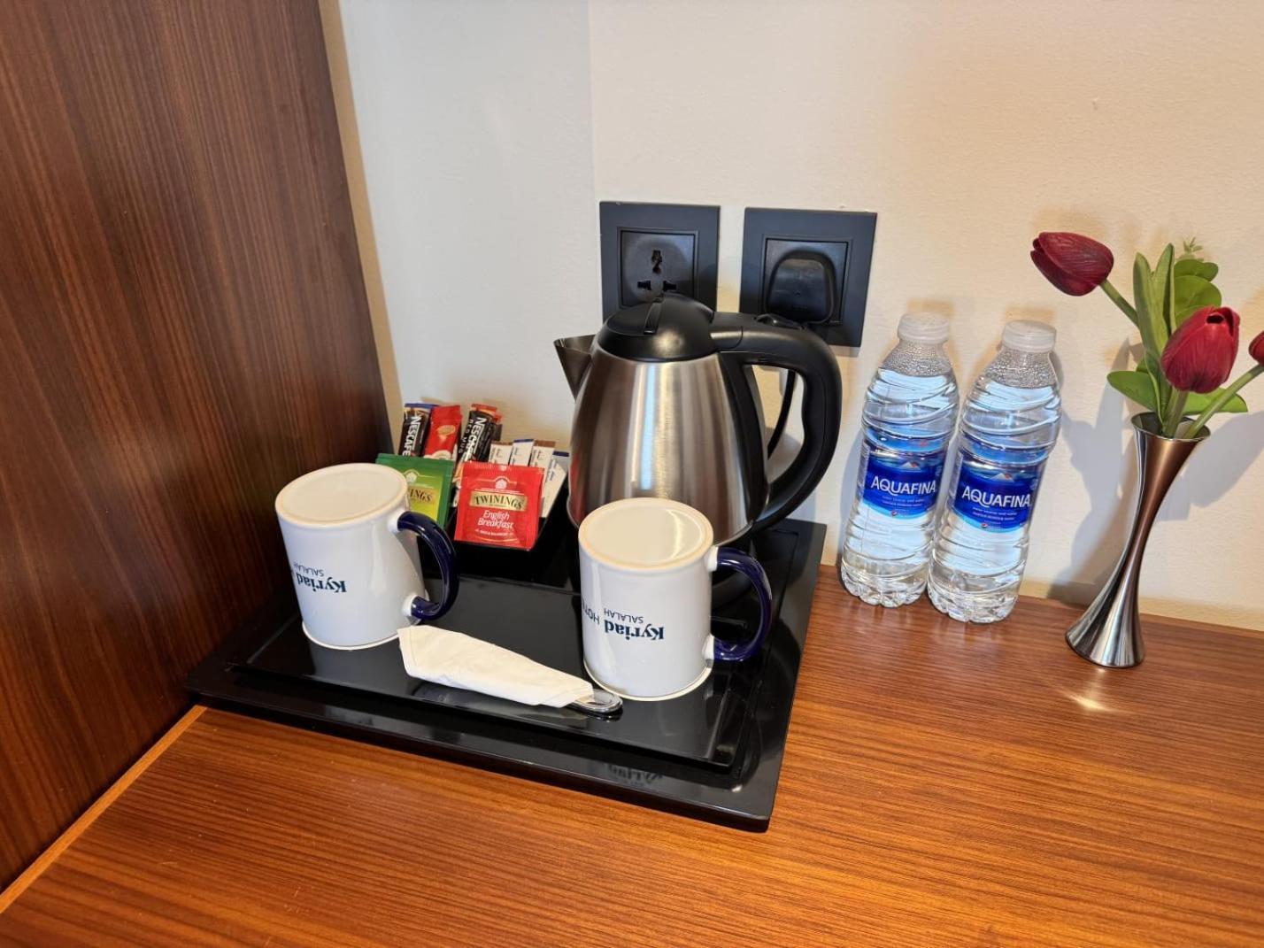 Kyriad Hotel Салалах Екстериор снимка