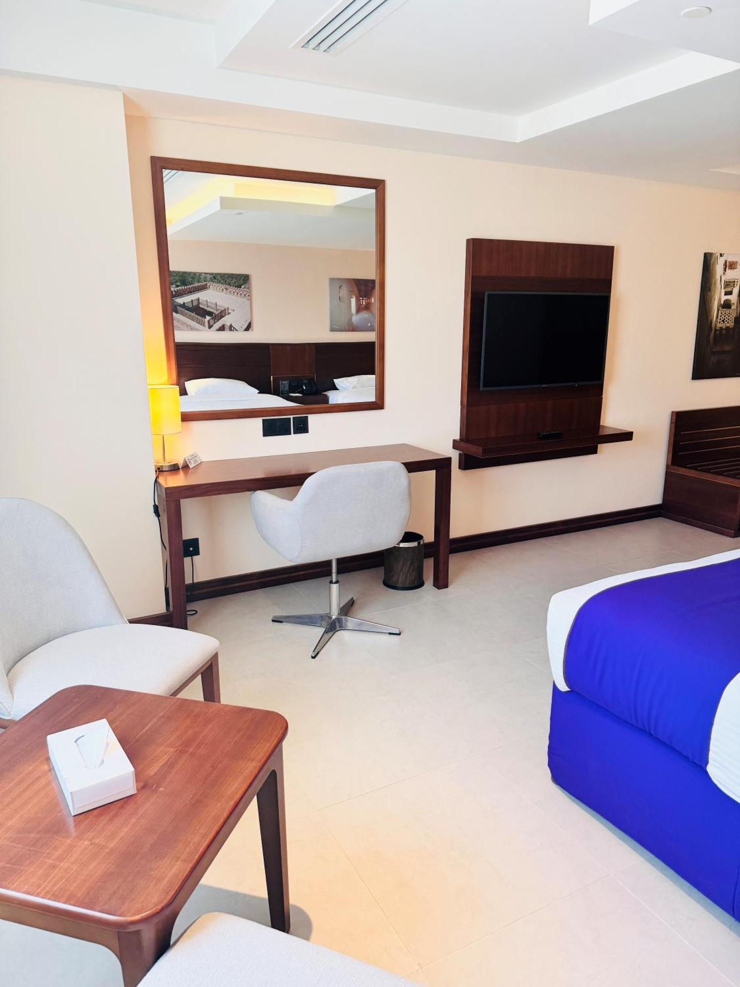 Kyriad Hotel Салалах Екстериор снимка