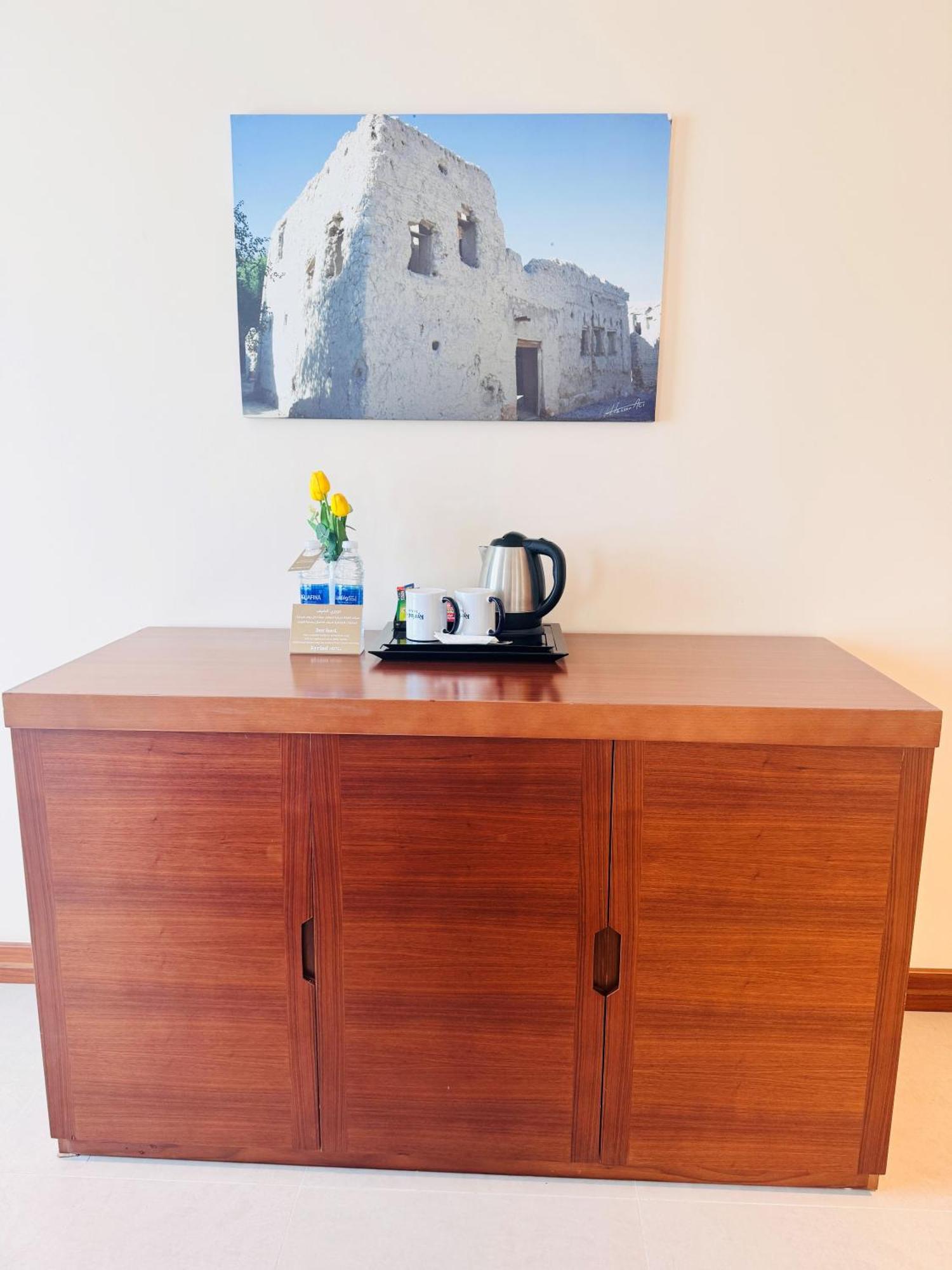 Kyriad Hotel Салалах Екстериор снимка