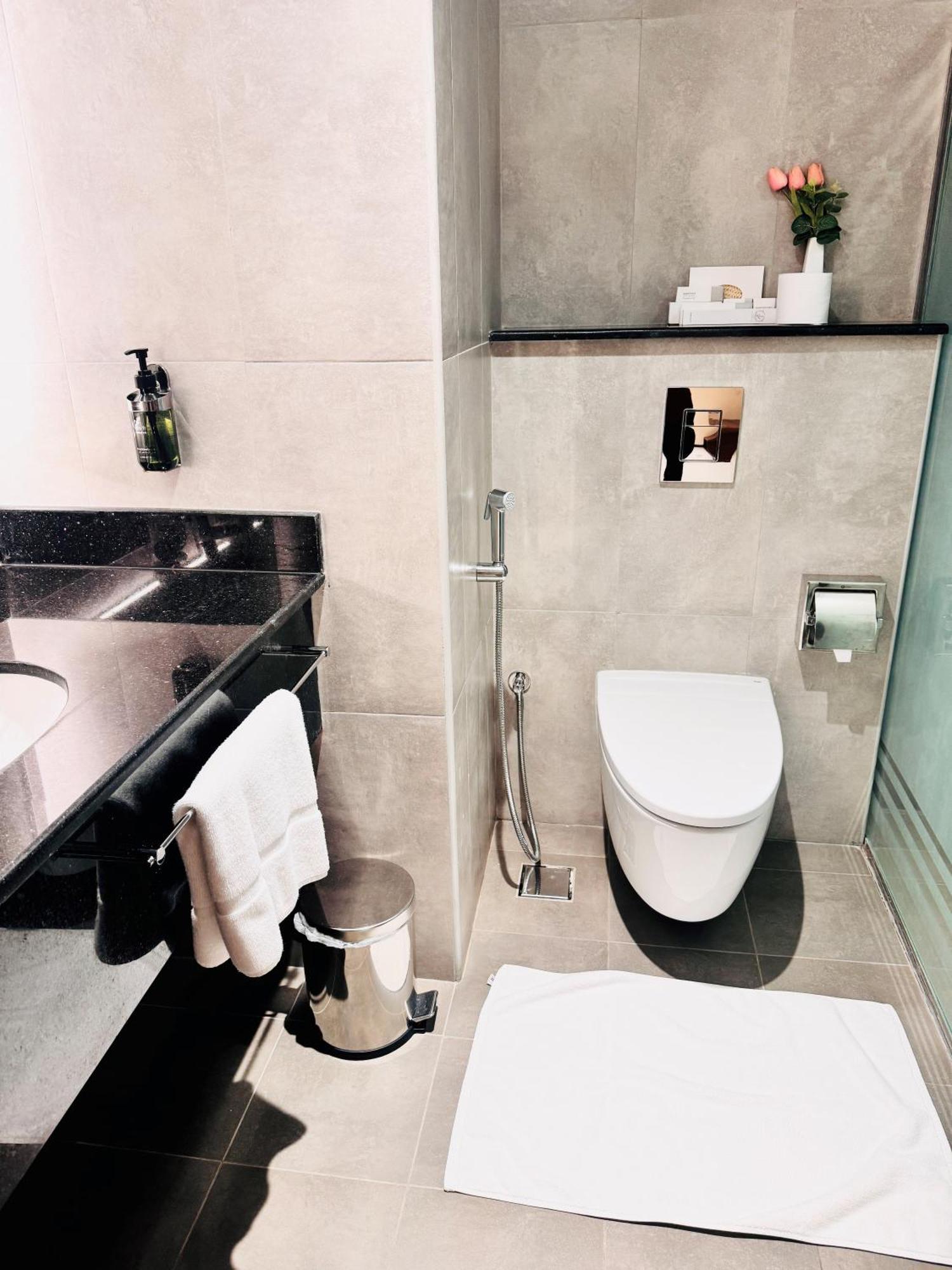 Kyriad Hotel Салалах Екстериор снимка