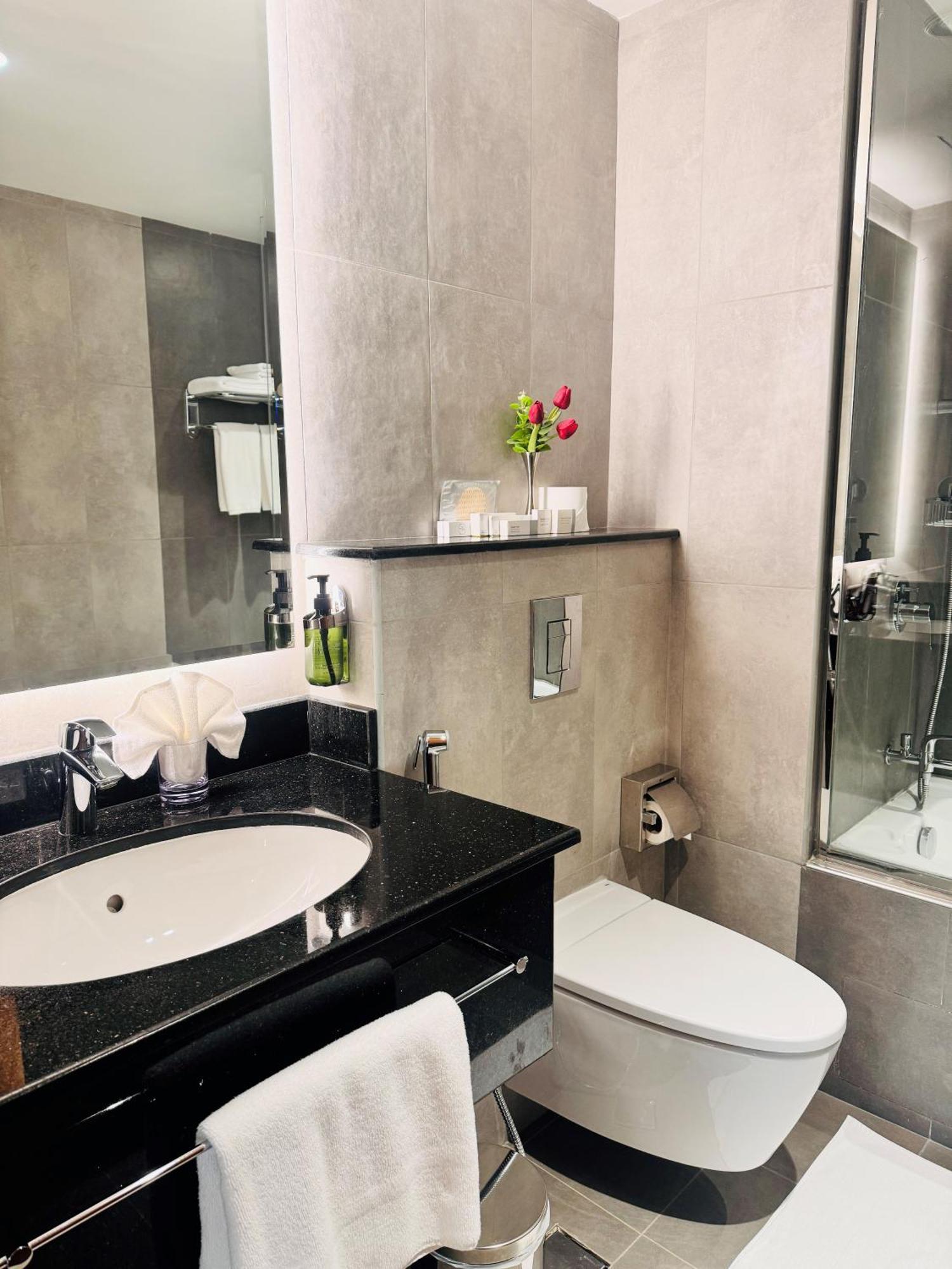 Kyriad Hotel Салалах Екстериор снимка