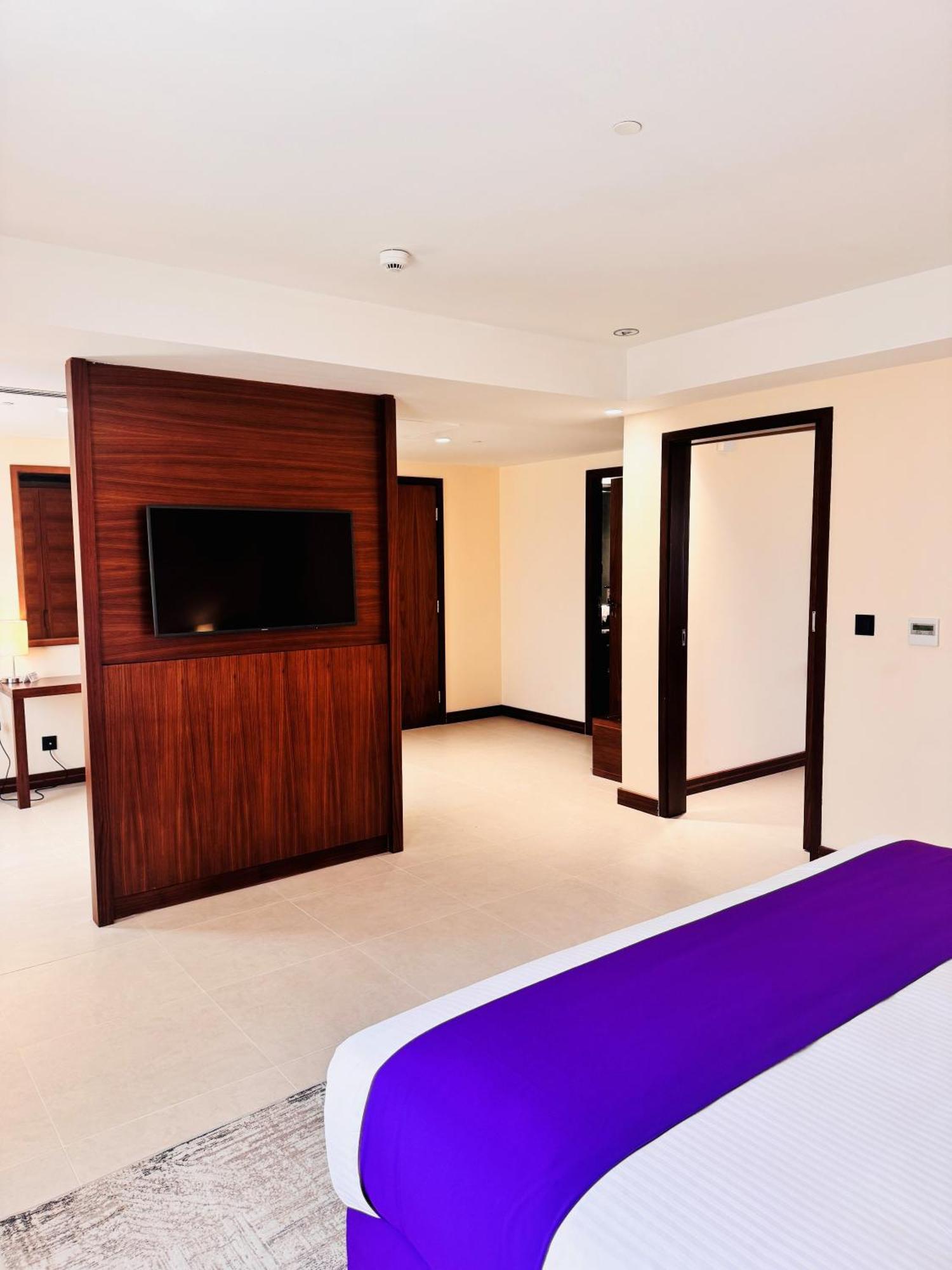 Kyriad Hotel Салалах Екстериор снимка