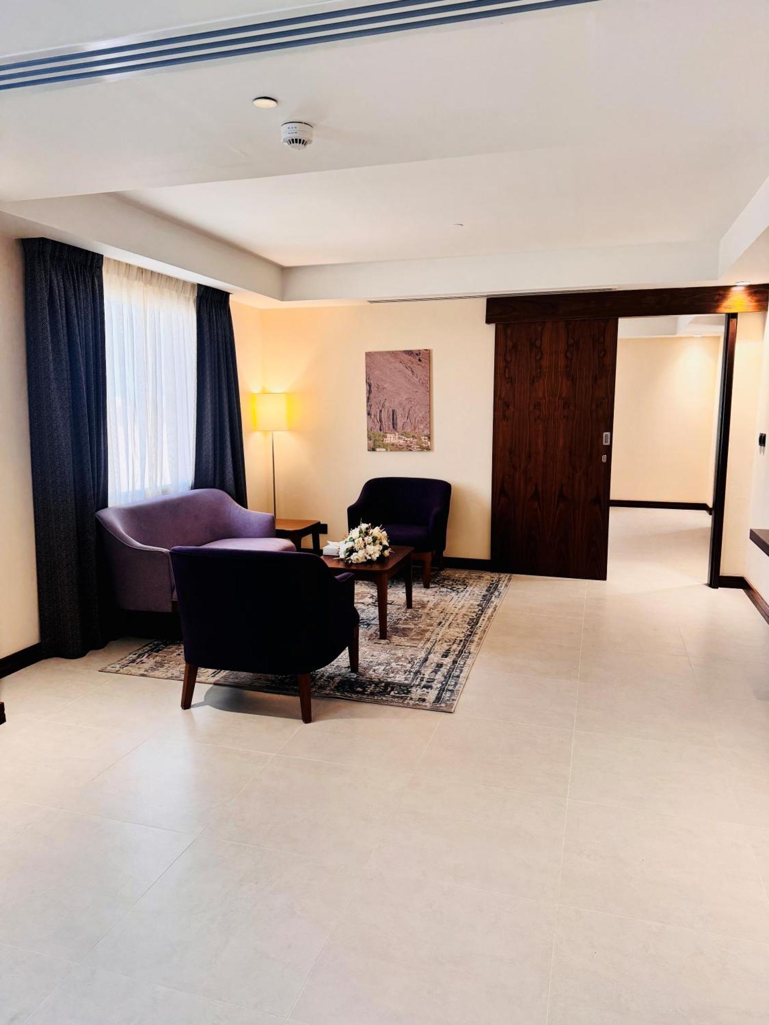 Kyriad Hotel Салалах Екстериор снимка
