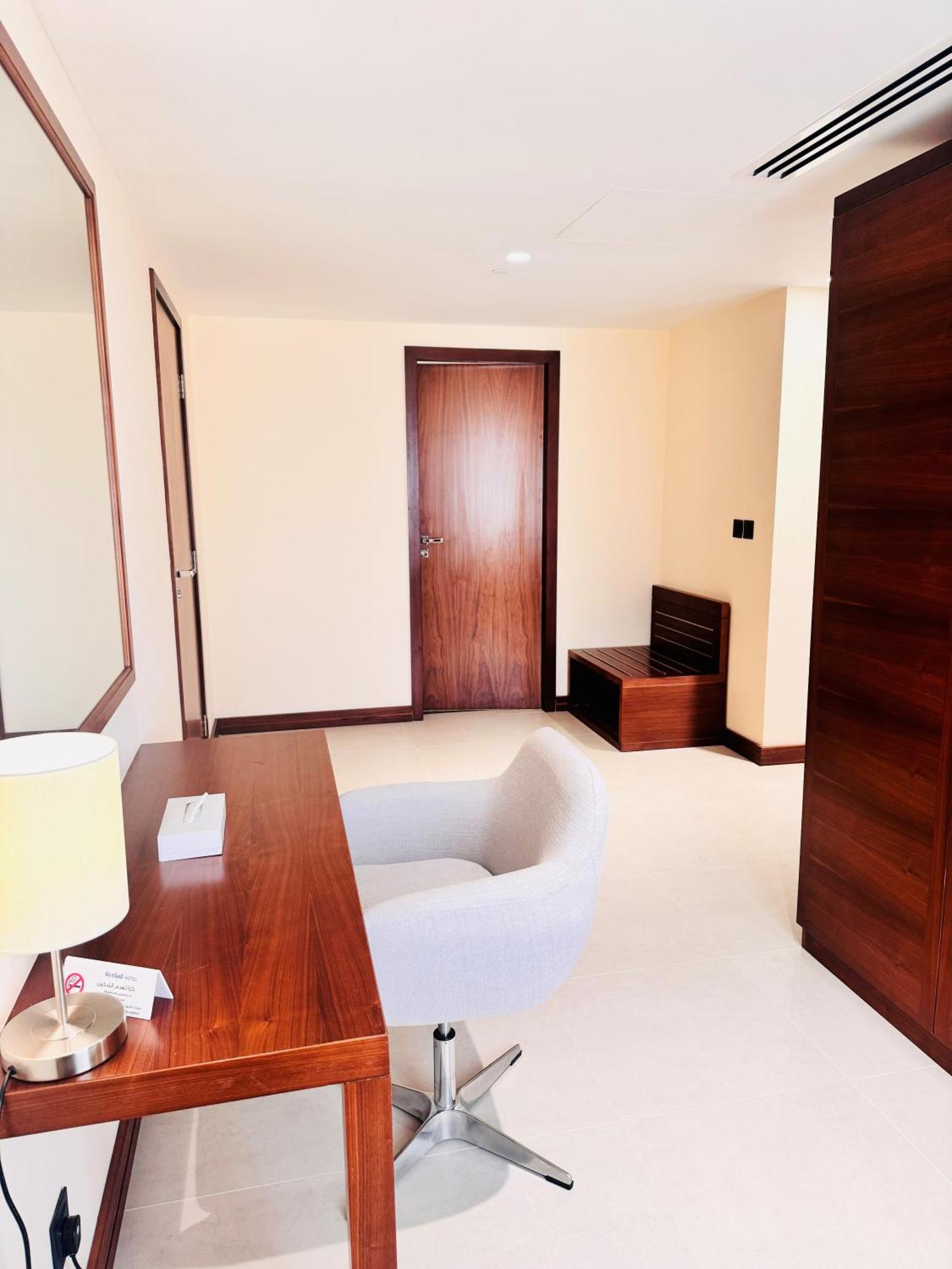 Kyriad Hotel Салалах Екстериор снимка